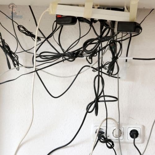 Office Desk Tidy Service- Cabledan